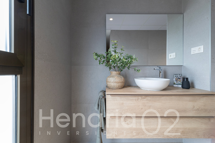 henaria2002
